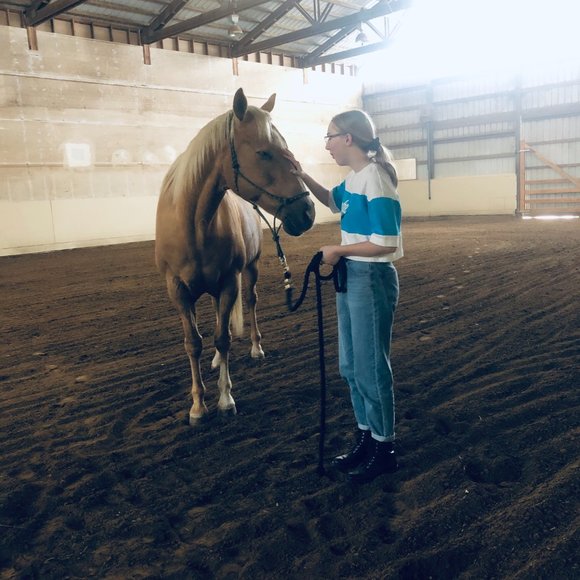 Meet your Posher, Makena - Picture 4 of 5